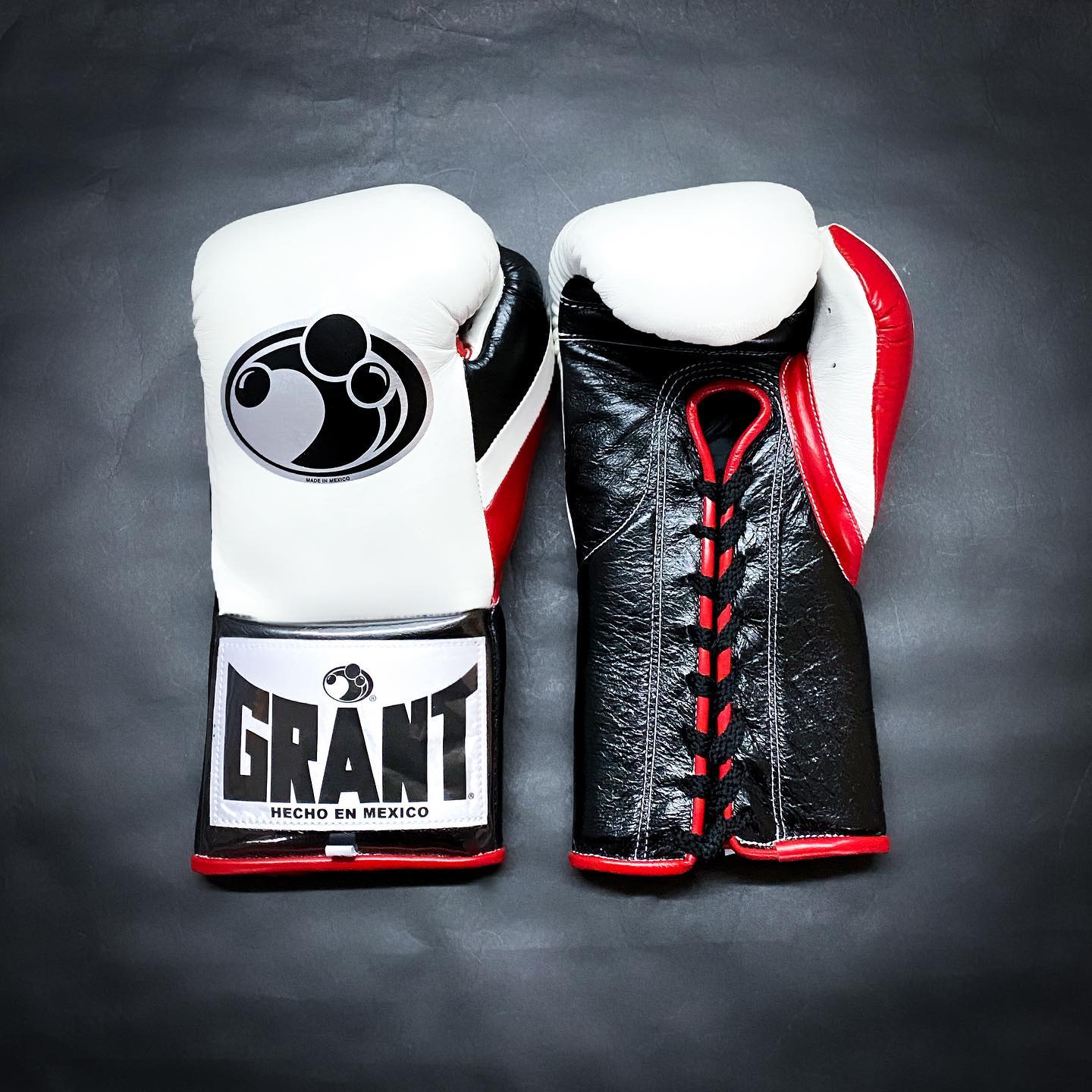 Customizable boxing glove, High Quality COPIES of Branded Gloves White/Black