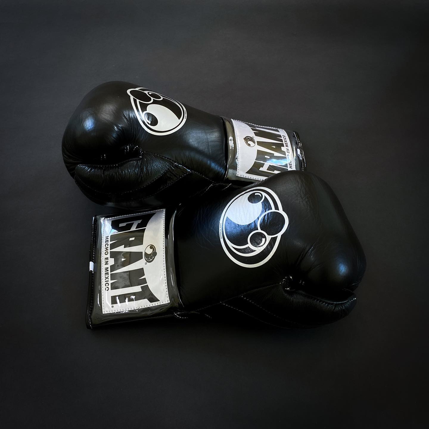Customizable boxing glove, High Quality COPIES of Branded Gloves Black