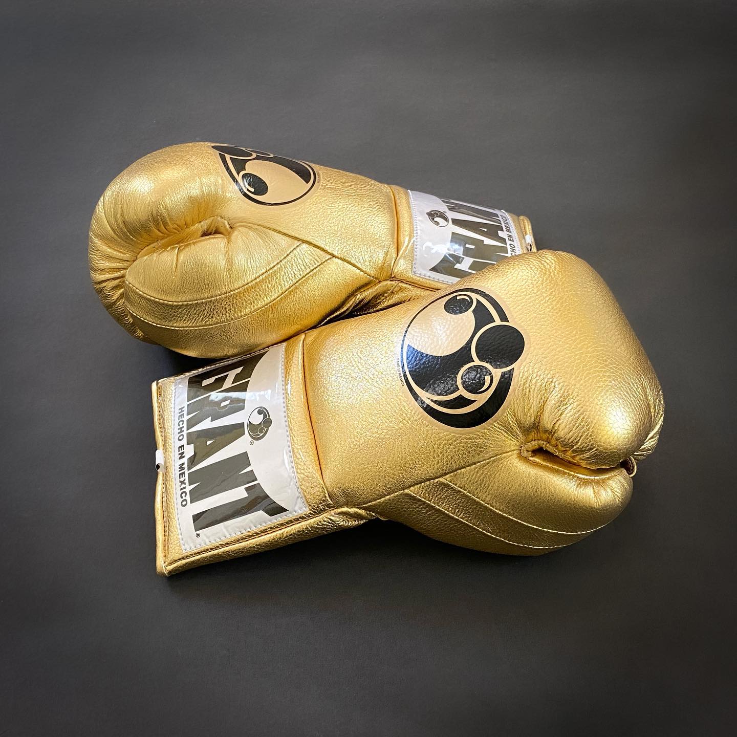 Customizable boxing glove, High Quality COPIES of Branded Gloves Gold