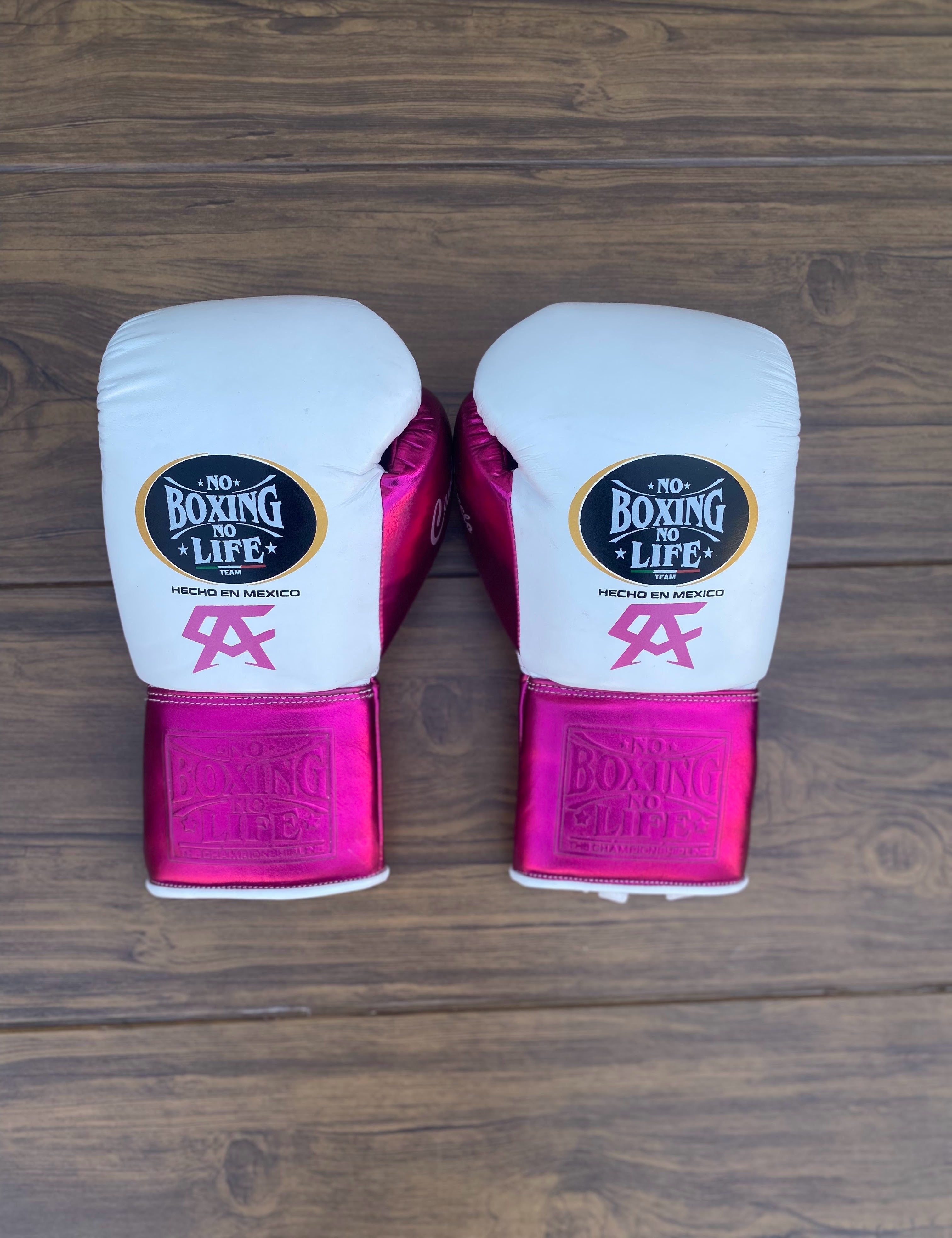Customizable boxing glove, High Quality COPIES of Branded Gloves White/Pink