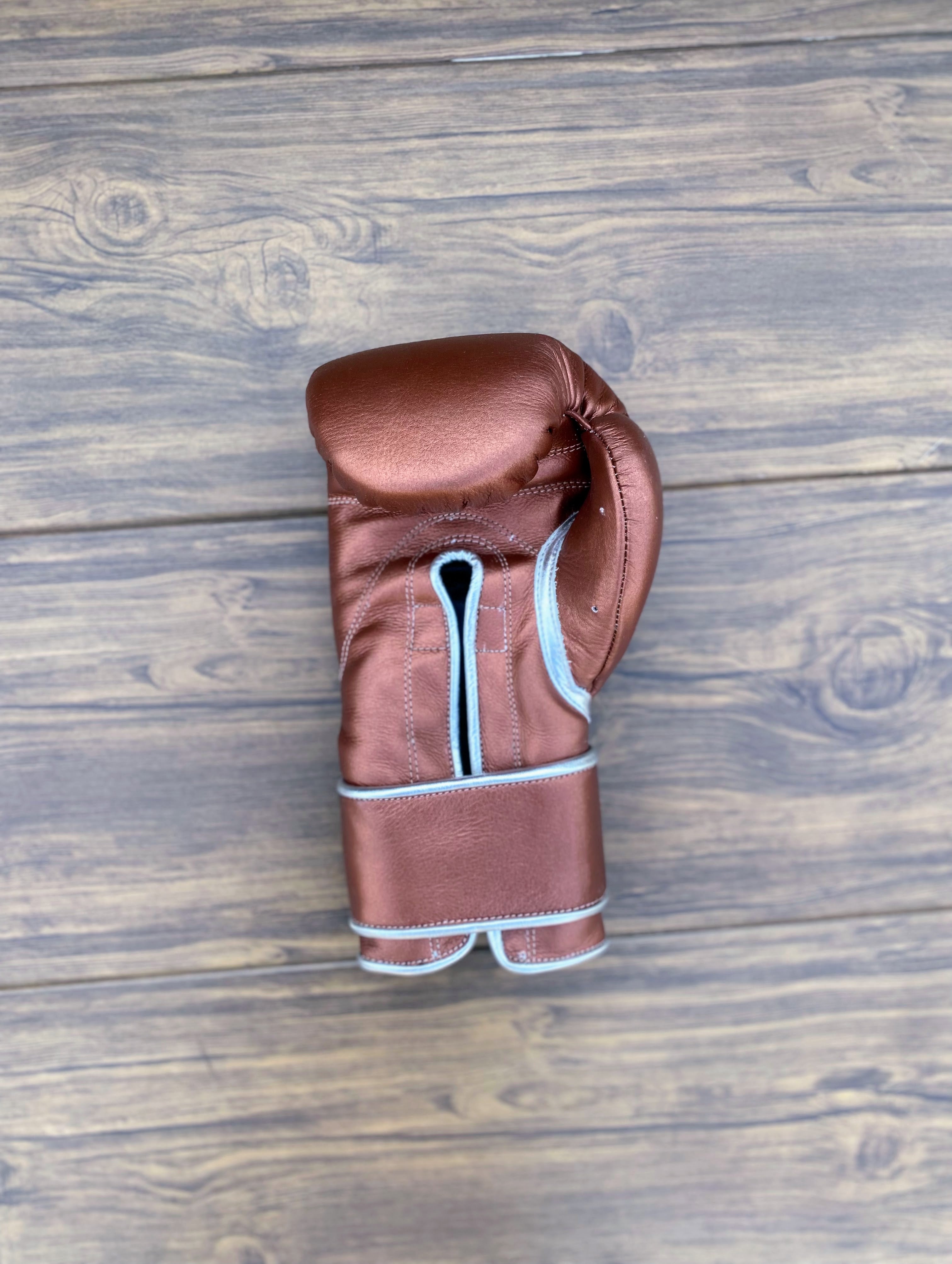 Customizable boxing glove, High Quality COPIES of Branded Gloves Brown/Silver